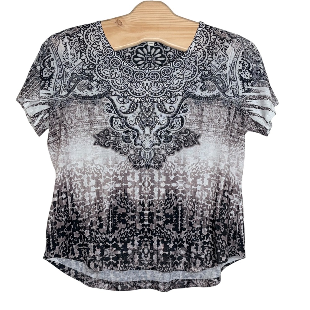 World Unity Woman Top‎ 3X Gray Black Paisley Boho Medallion Short Sleeve Tee
